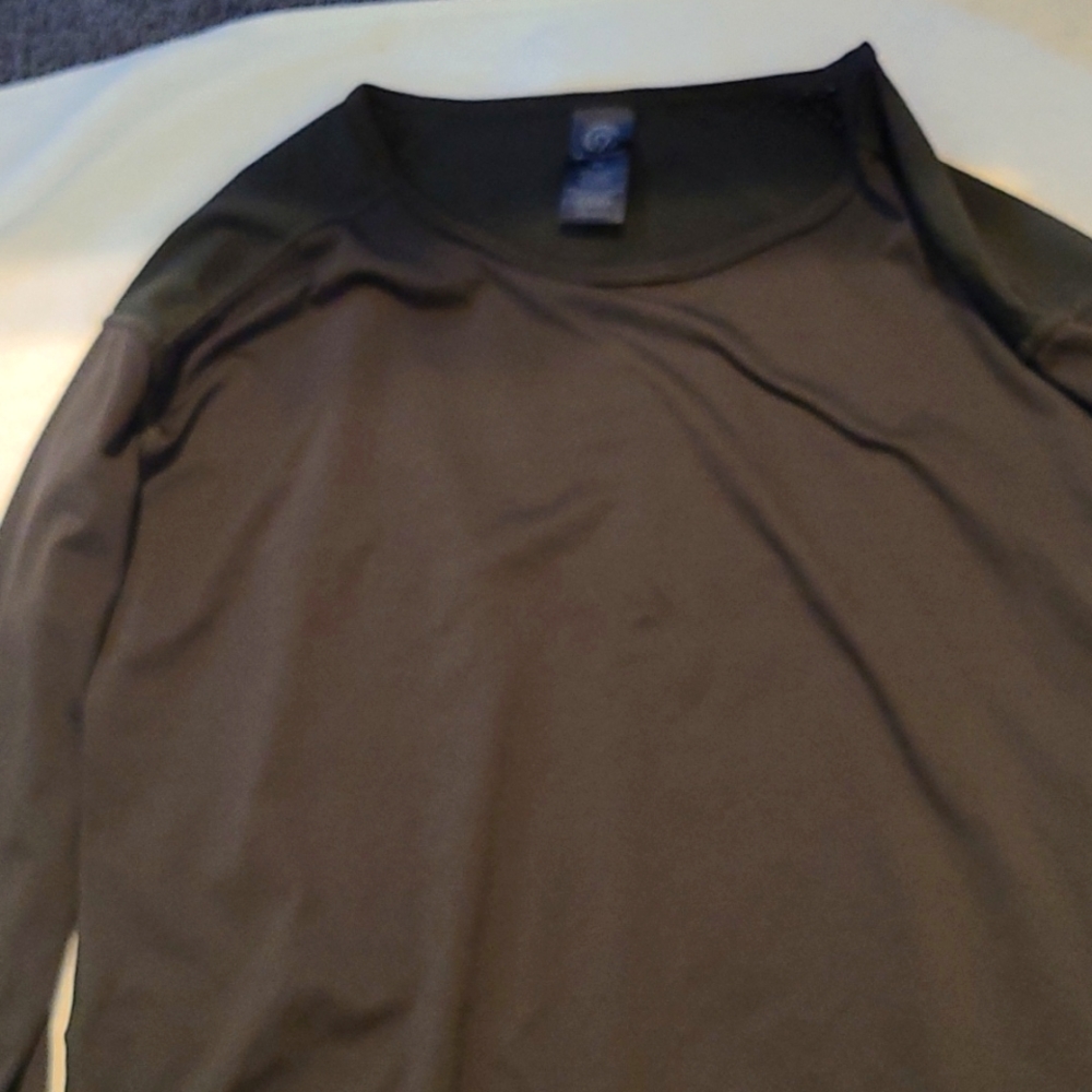 Long sleeve Dark Green workout tee